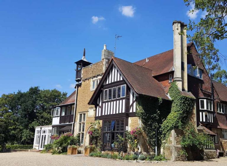 to Red Lion Hotel Basingstoke